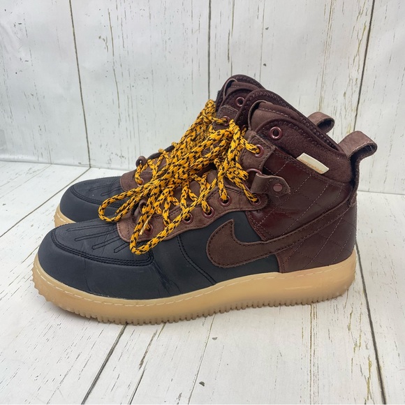 duck nike boots